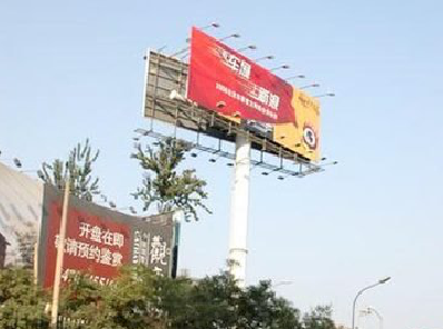 云梦户外广告怎么做才能让人一眼记住？